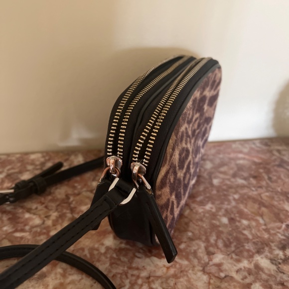 Calvin Klein Crossbody - Picture 5 of 6